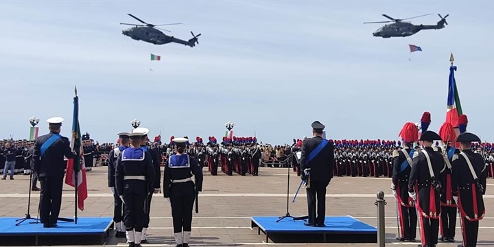A Taranto il giuramento solenne interforze della Marina Militare e dei Carabinieri