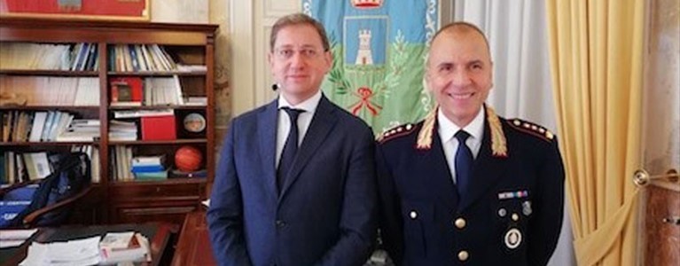 Il sindaco Fabrizio Quarto e il colonnello Antonio Modugno