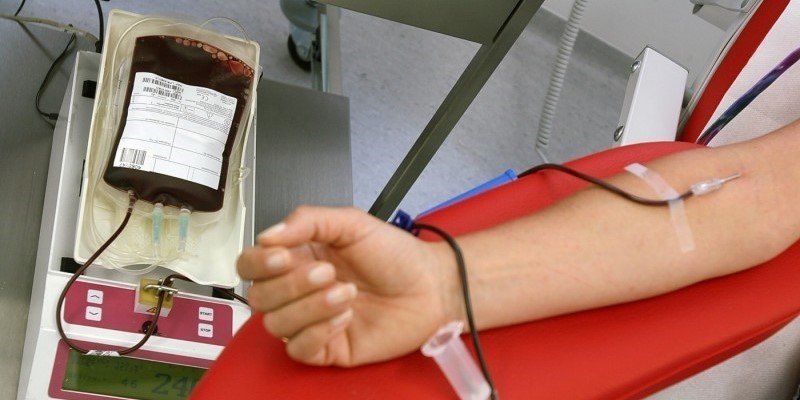 Donazione del sangue (immagine di repertorio) Donazione del sangue (immagine di repertorio)