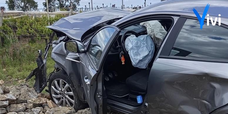 Scontro tra due auto: un anziano in ospedale