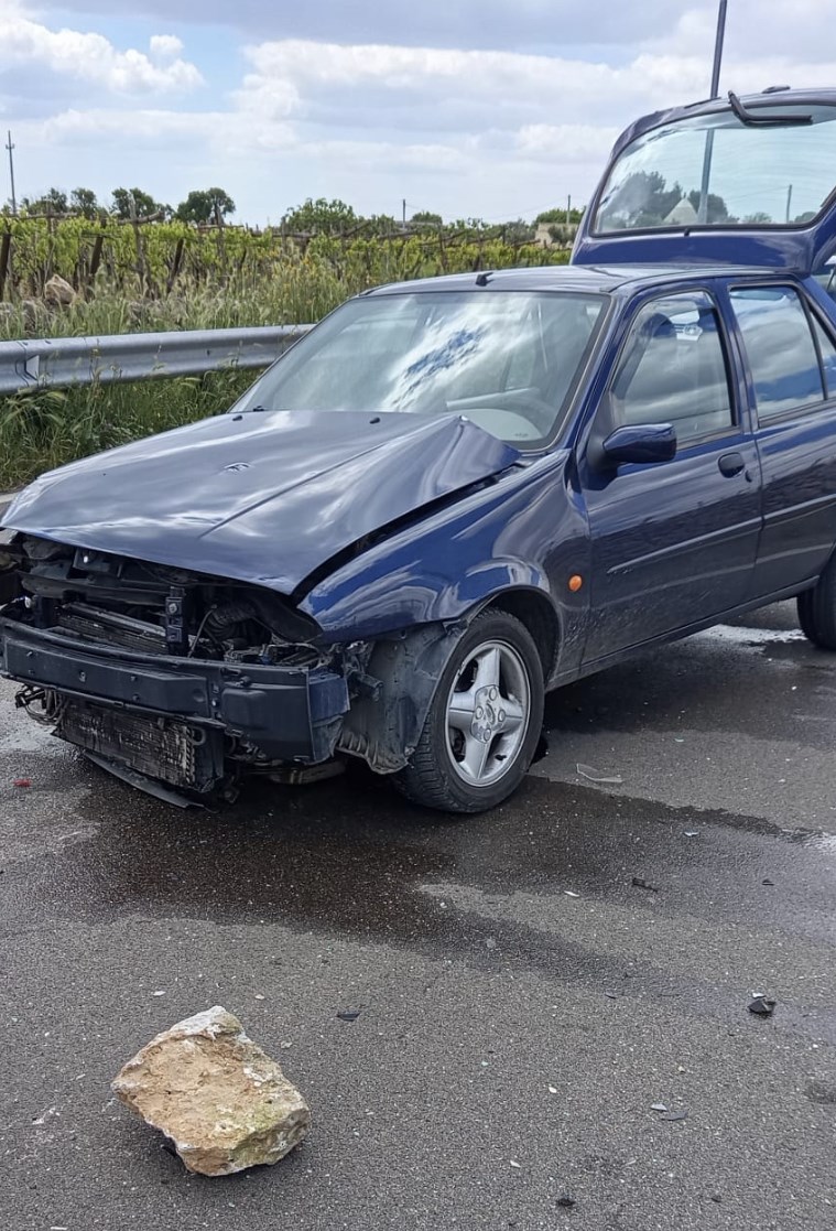 Scontro tra due auto