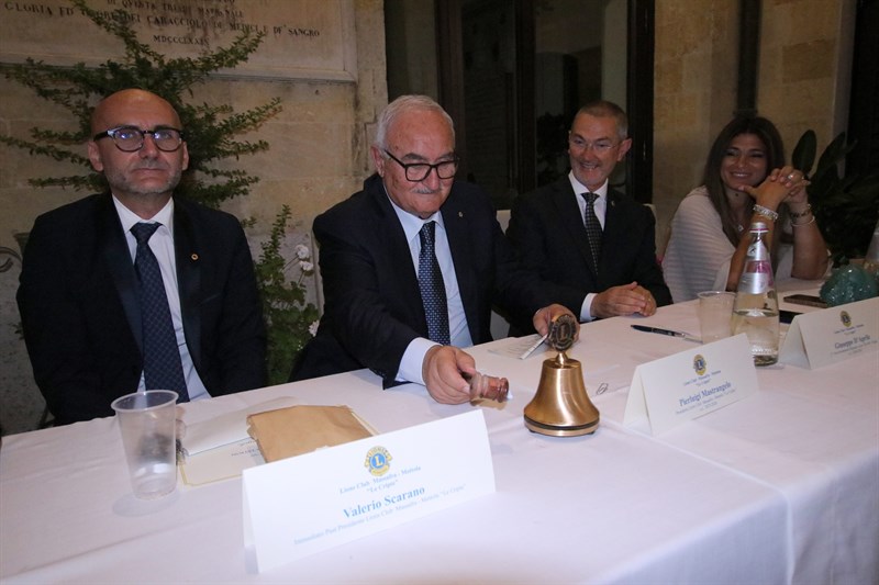 Il tavolo di presidenza