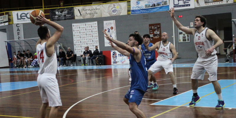 Basket: la Teknical Sport Massafra domina "gara 1" della finale playout
