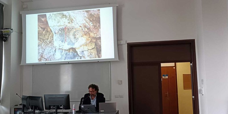Il professor Piepoli relaziona il progetto Il professor Piepoli relaziona il progetto
