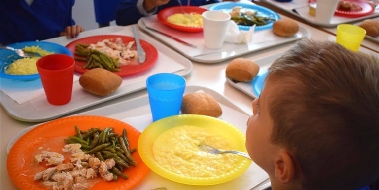 Tutti a tavola: è partita la mensa scolastica