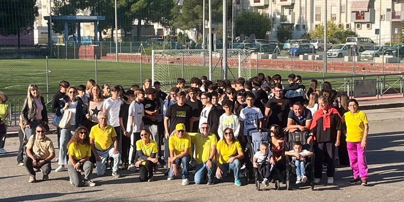 Legambiente ripulisce il quartiere ma denuncia degrado e furto della targa della mafia