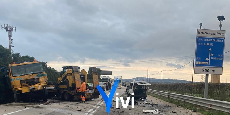 Doblò vs mezzo pesante: scontro mortale sulla statale 100