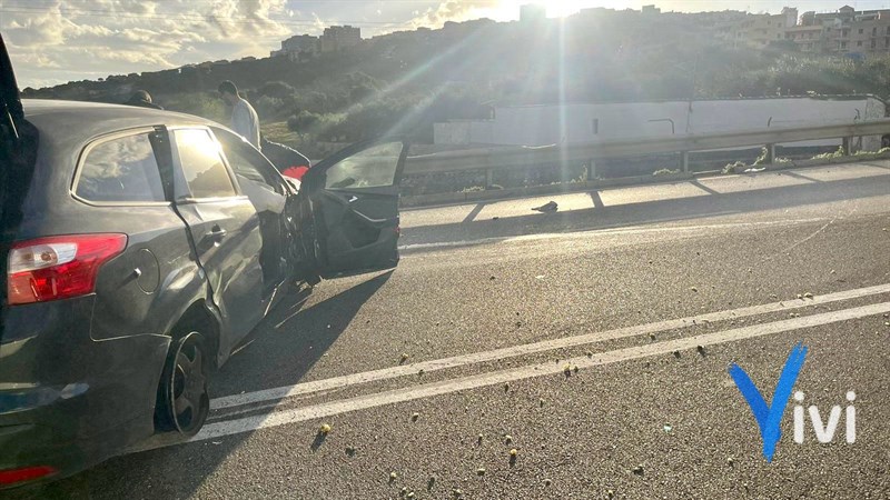Auto sul guard rail: un altro incidente sulla statale 100