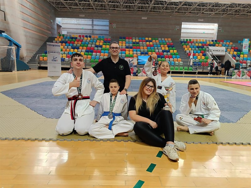 Grande successo a Policoro: 20 medaglie per la International Taekwondo Cirillo