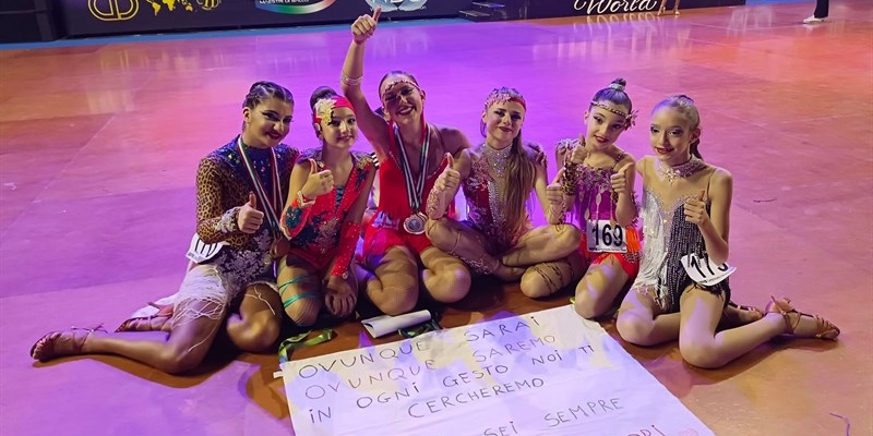 le ragazze della Hollywood dance èlite di Massafra le ragazze della Hollywood dance èlite di Massafra