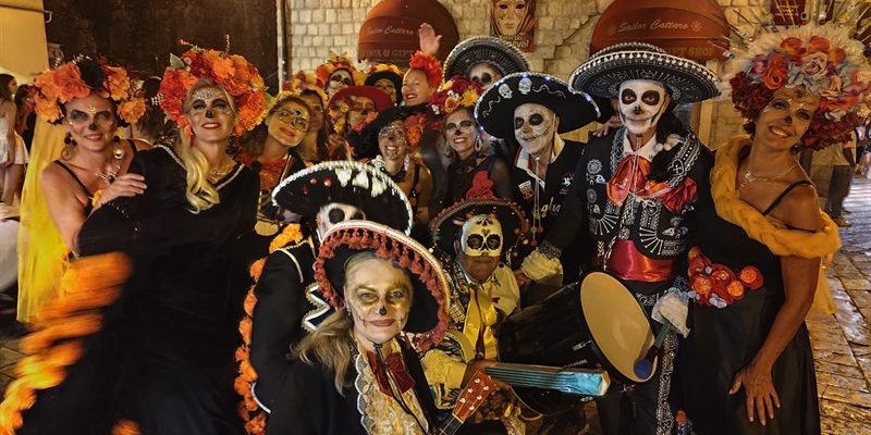 Lilliput di Massafra incanta Kotor: Carnevale montenegrino in festa