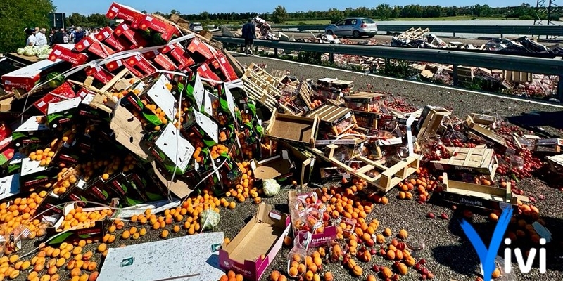 Tir vs auto sulla statale 106: incidente mortale a Castellaneta Marina