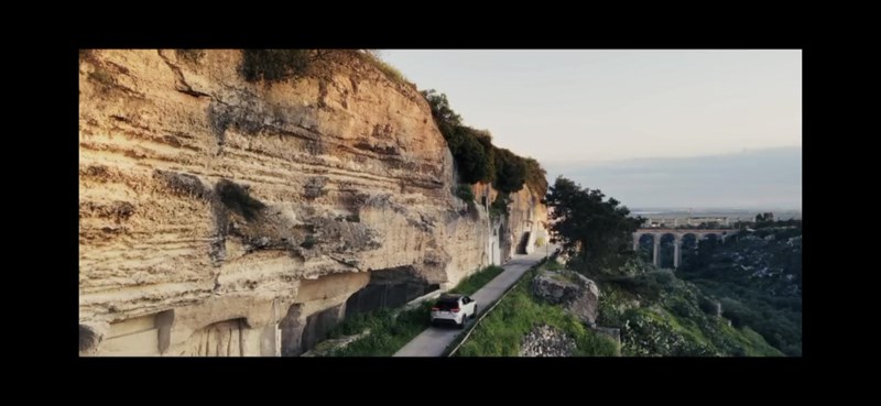 un pezzo del videoclip inquadratura sulla gravina
