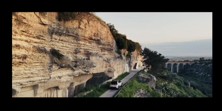 un pezzo del videoclip inquadratura sulla gravina un pezzo del videoclip inquadratura sulla gravina