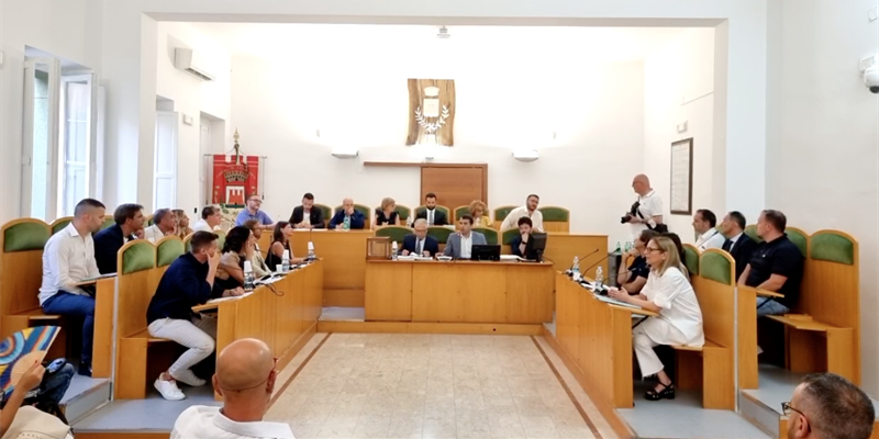 Il consiglio comunale di Castellaneta Il consiglio comunale di Castellaneta