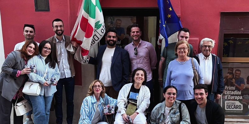Gli attivisti del PD di Castellaneta Gli attivisti del PD di Castellaneta