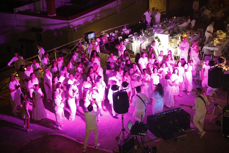 White Dinner: terza edizione all'ombra del castello
