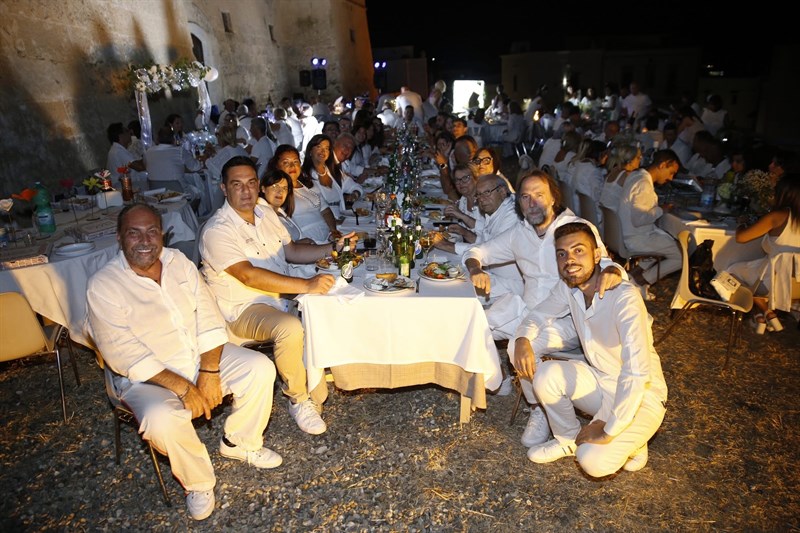 White Dinner: terza edizione all'ombra del castello