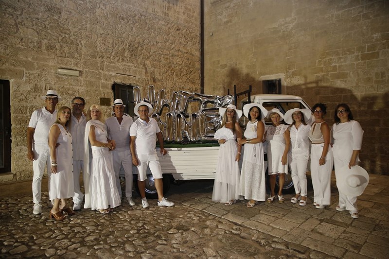 White Dinner: terza edizione all'ombra del castello