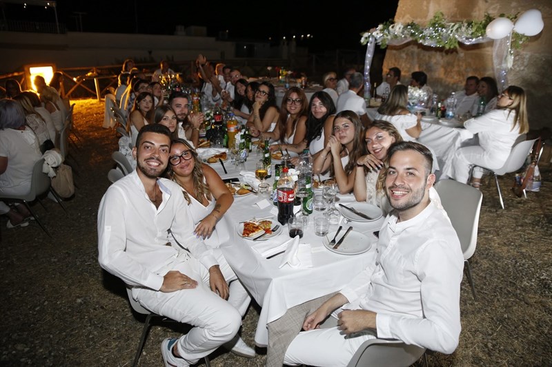 White Dinner: terza edizione all'ombra del castello