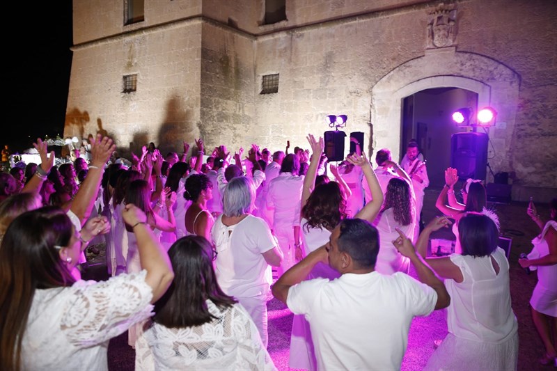 White Dinner: terza edizione all'ombra del castello