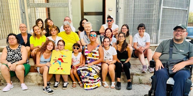 L’Aps Dionysiakos con l’artista Vito Spada L’Aps Dionysiakos con l’artista Vito Spada