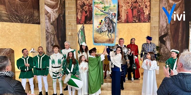 Palio della Mezzaluna: consegnato il drappo 2025 al rione Santa Caterina