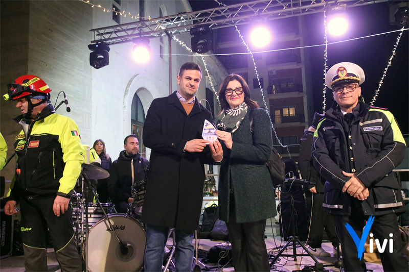 Befana al vigile, una giornata di festa solidale