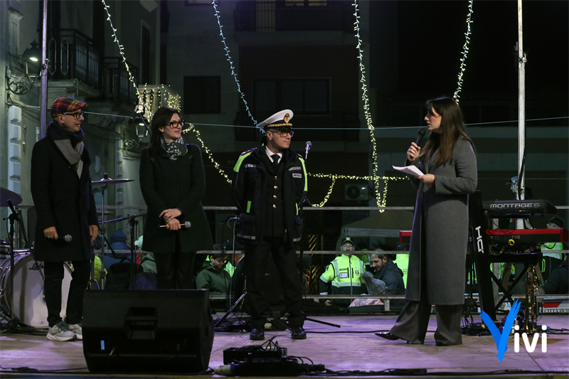 Befana al vigile, una giornata di festa solidale
