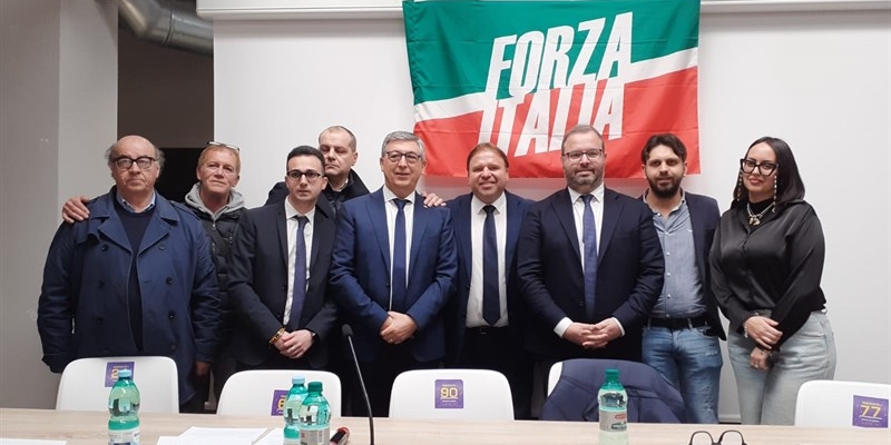 Al fianco dell'onorevole De Palma il segretario Angelillo Al fianco dell'onorevole De Palma il segretario Angelillo