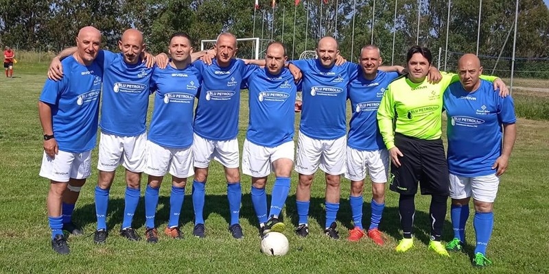 La "Nazionale italiana squadra del cuore" sbanca Scarlino: l'impresa solidale dei "Blues" di Castellaneta
