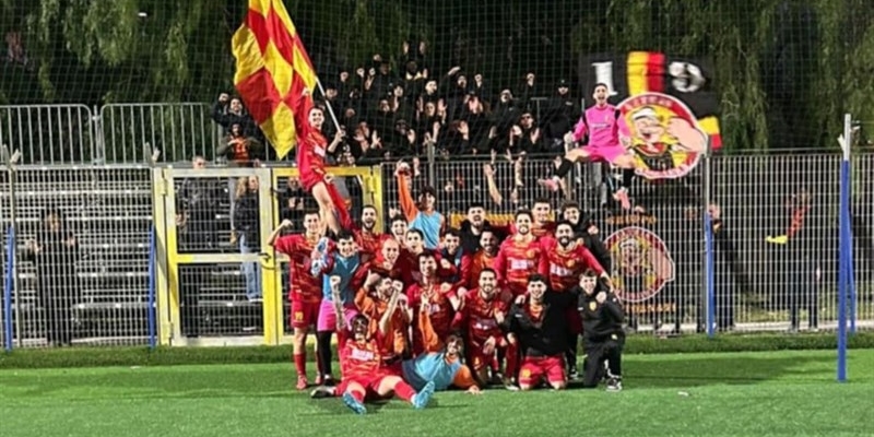 Disordini allo stadio: daspo per dieci ultras di Acquaviva e Massafra