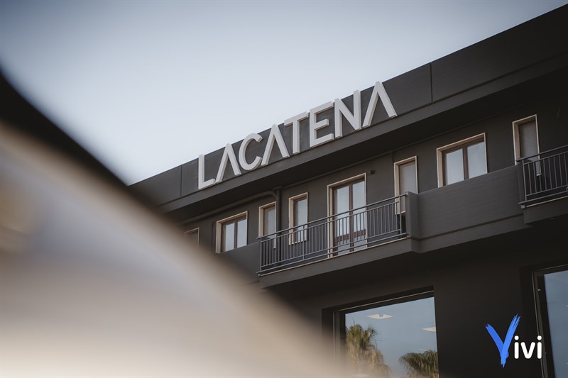  Lavori terminati: la concessionaria Lacatena si presenta con un nuovo look