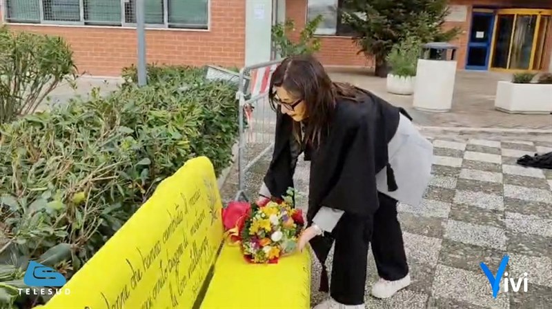 Inaugurata la "Panchina Gialla"