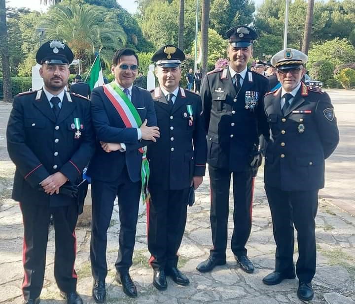 Foto di gruppo con il sindaco Frigiola