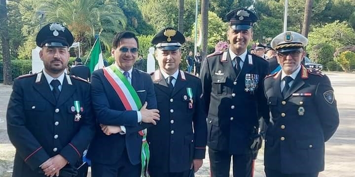 Foto di gruppo con il sindaco Frigiola