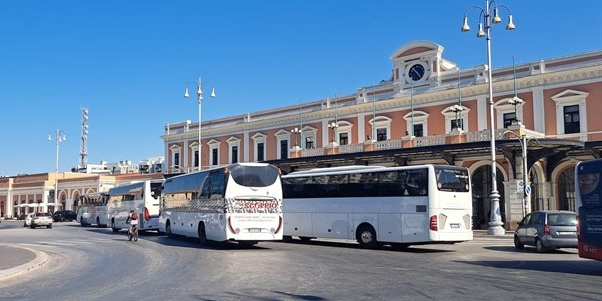 La stazione centrale di Bari La stazione centrale di Bari