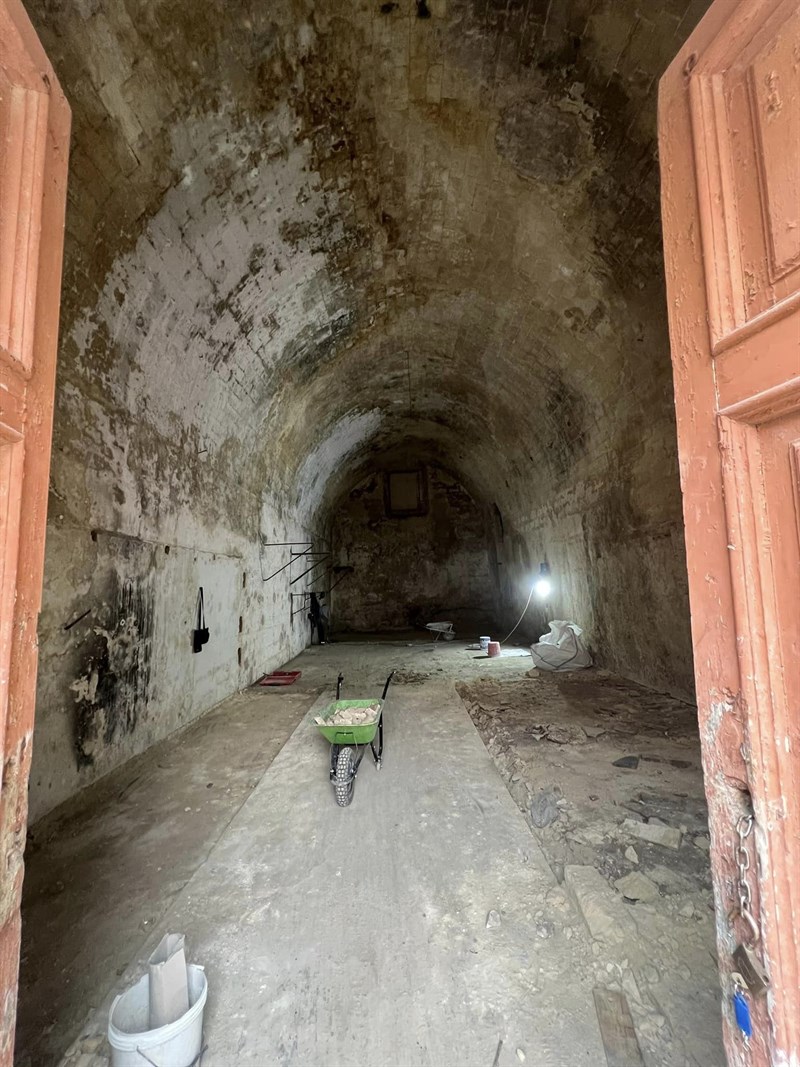 I lavori al castello di Massafra