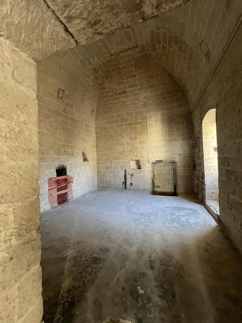 I lavori al castello di Massafra