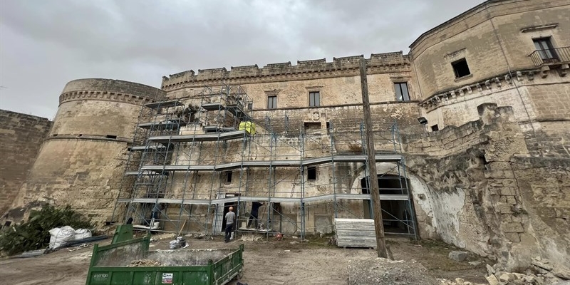 I lavori al castello di Massafra I lavori al castello di Massafra