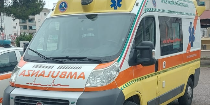 La nuova ambulanza della Croce Blu Castellaneta La nuova ambulanza della Croce Blu Castellaneta