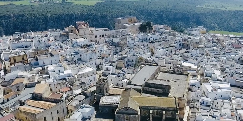 Il centro storico di Castellaneta Il centro storico di Castellaneta