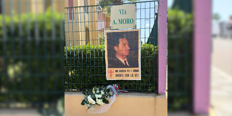 Fiori in via Aldo Moro: Massafra ricorda lo statista