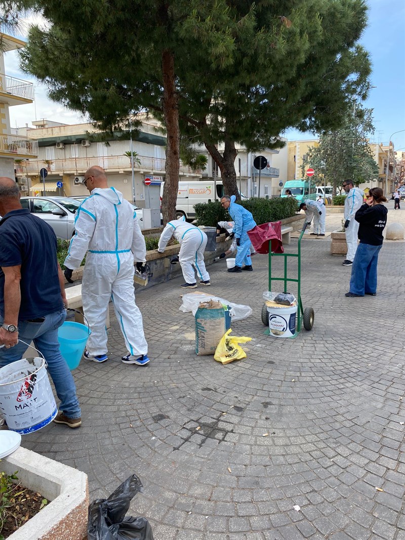 Piccoli gesti, grande cambiamento: il Clean Day rigenera piazza Dante