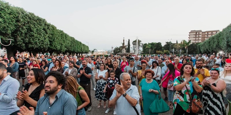 Piazza Umberto I gremita per i comizi