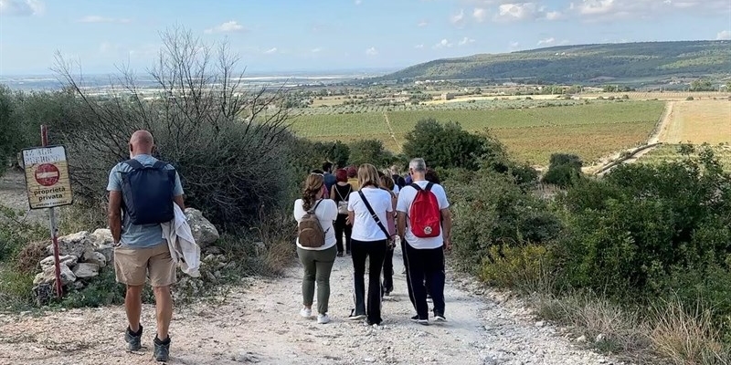 Camminando lungo l’Appia: a Castellaneta un viaggio nella storia tra gravine e antichi santuari rupestri Camminando lungo l’Appia: a Castellaneta un viaggio nella storia tra gravine e antichi santuari rupestri
