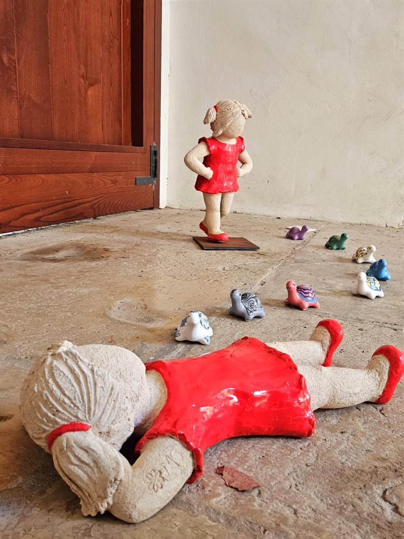 Il MuMa celebra dieci anni con una mostra tra arte e maiolica