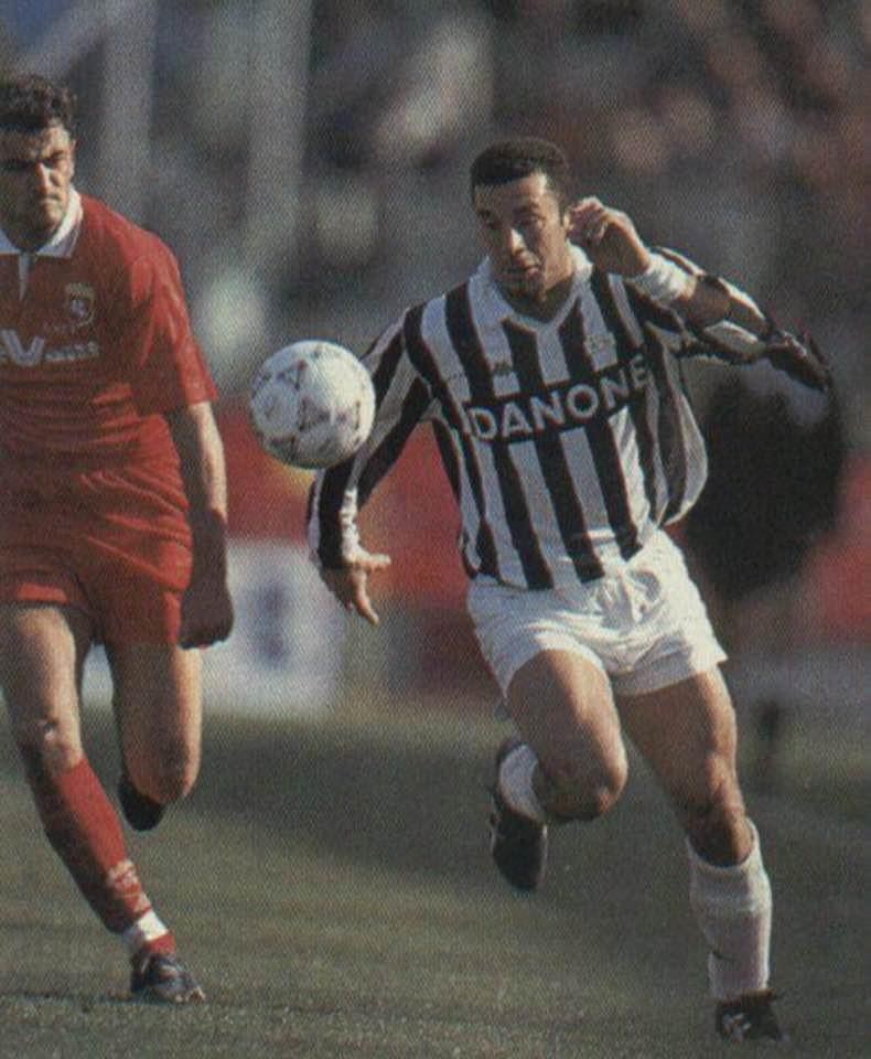 Salvatore Mazzarano con la maglia dell'Ancona in Serie A