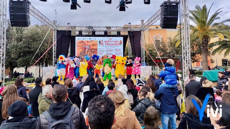 Spettacolo con le mascotte