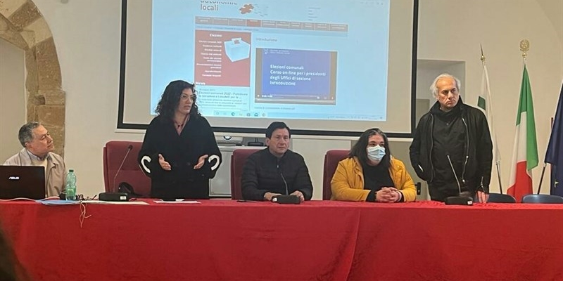 Corso di scrutatori a Laterza Corso di scrutatori a Laterza